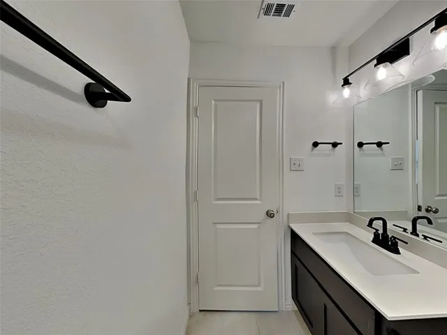 $2,750 | 1509 Gentle Crk Lane, Fort Worth, TX 76052