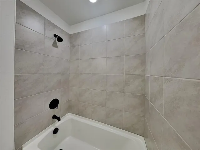 $2,750 | 1509 Gentle Crk Lane, Fort Worth, TX 76052