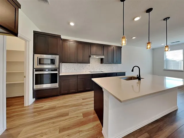 $2,750 | 1509 Gentle Crk Lane, Fort Worth, TX 76052