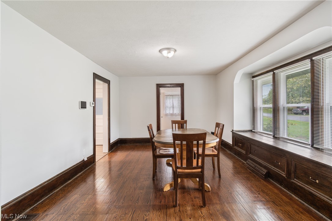 570 Johnson Road Wadsworth, OH 44281 - Photo 9 of 29 Gallery Image 9