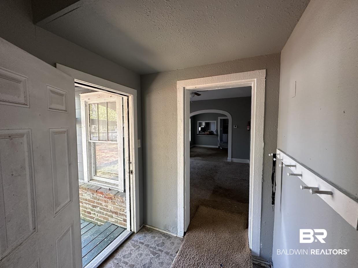 803 Lundys Lane Mobile, AL 36606 - Photo 5 of 18
