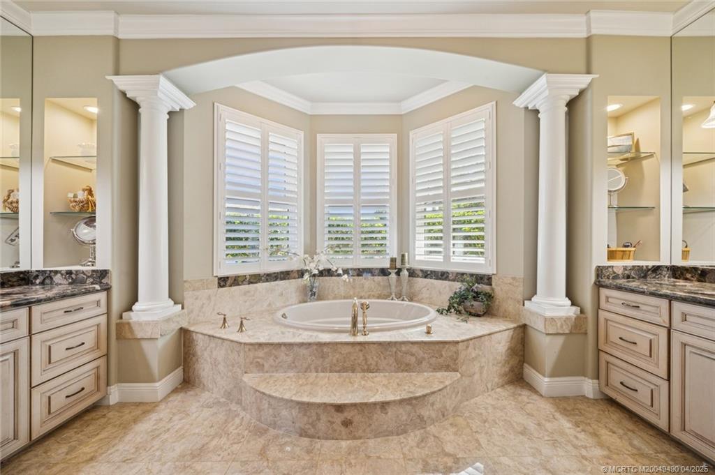 2492 North W Everglades Boulevard Stuart, FL 34994 - Photo 46 of 72 His and Her Sinks with Jetted Tub