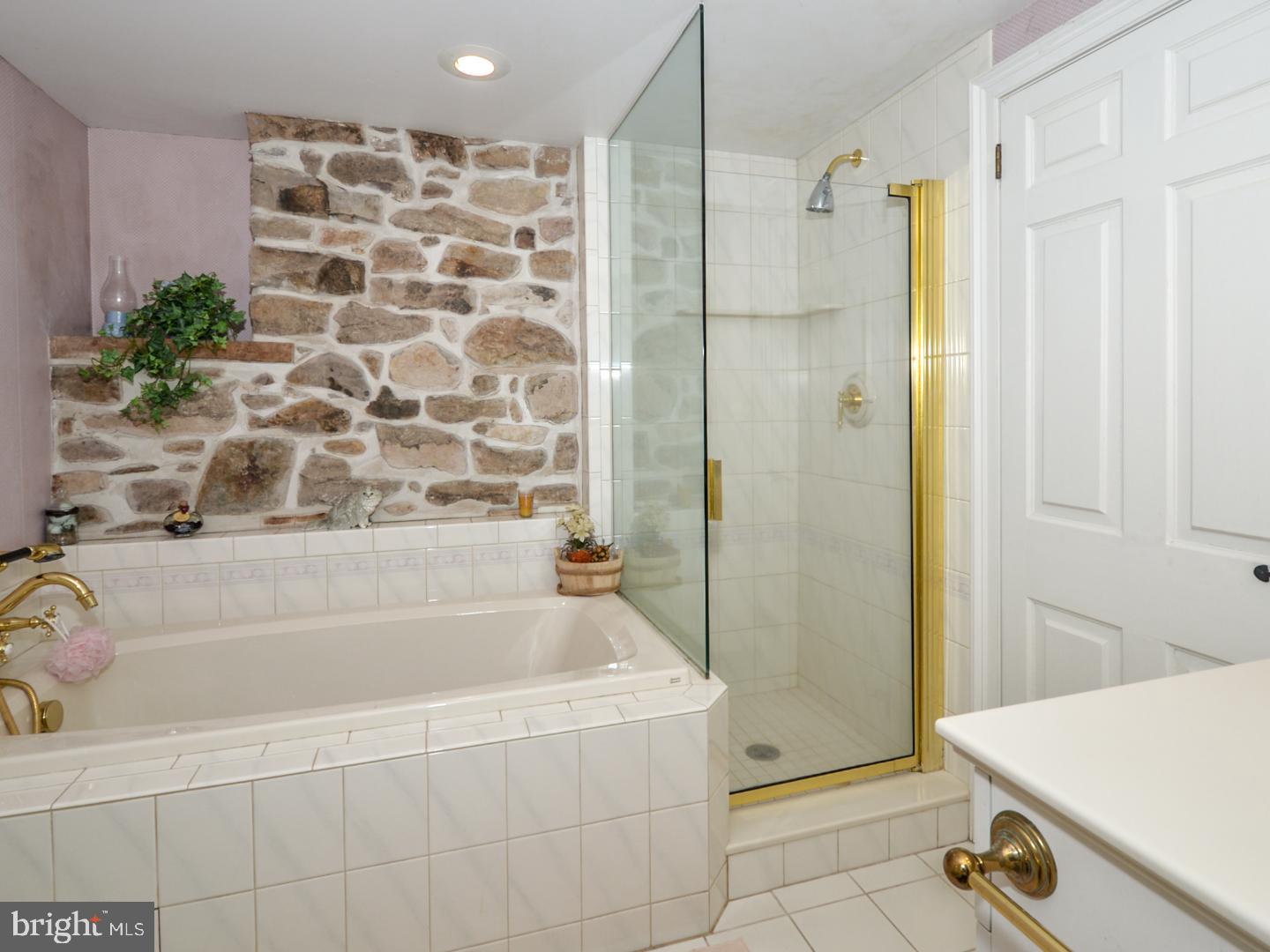 2710 Village Road Langhorne, PA 19047 - Photo 15 of 32 Main Bath