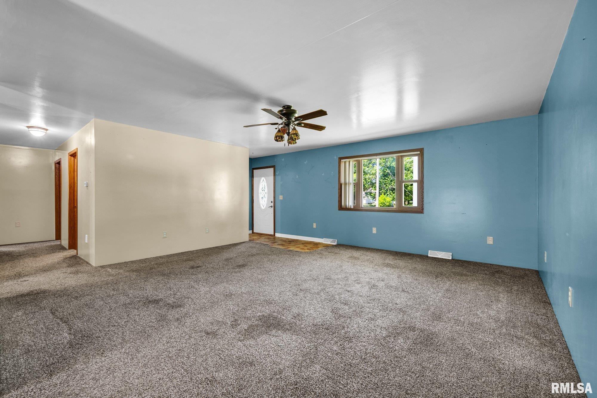 118 South Locust Street Williamsfield, IL 61489 - Photo 5 of 46