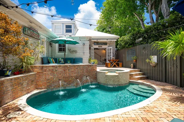 $1,325,000 | 907 United Street, Key West, FL 33040