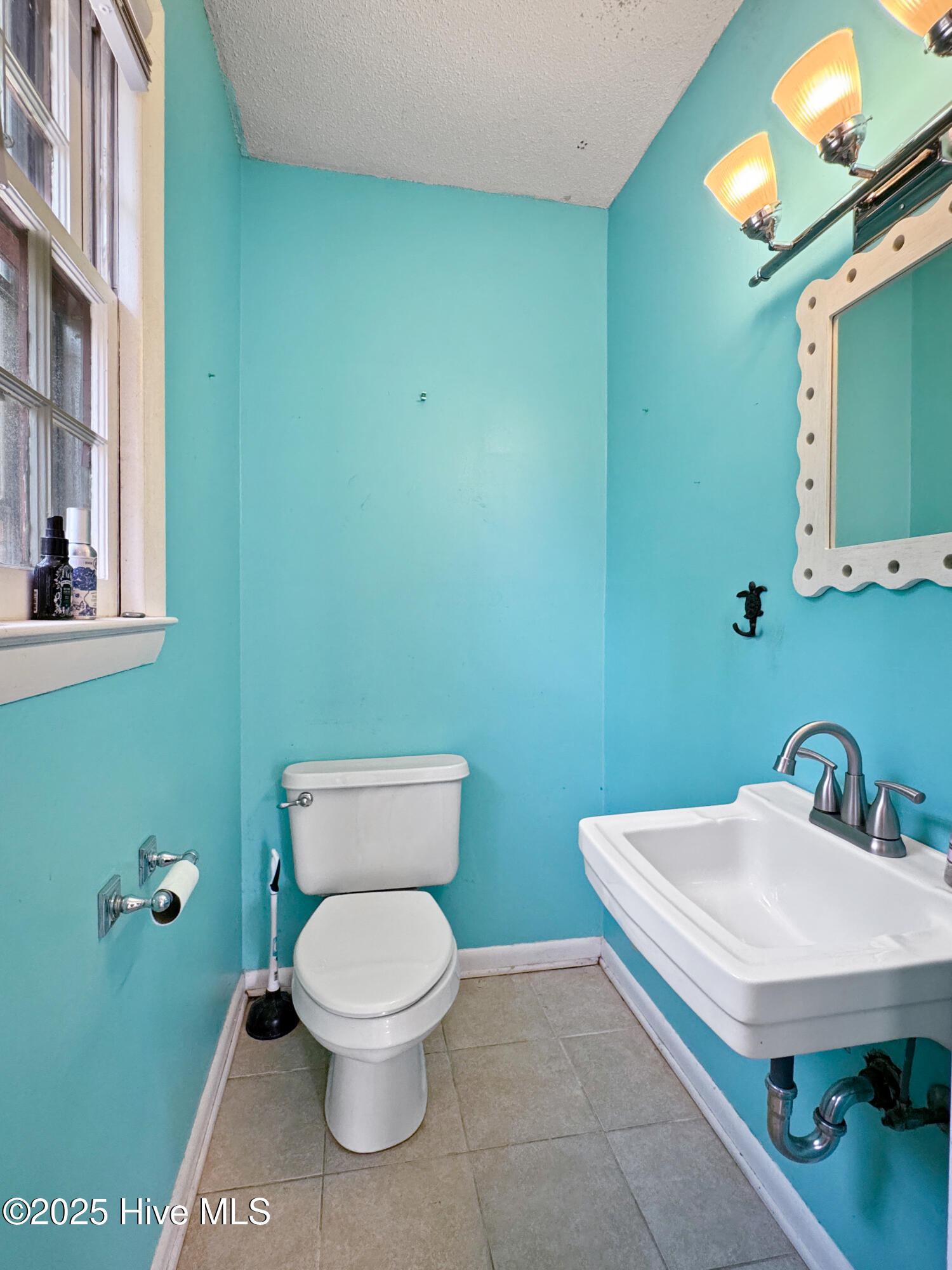 4646 Norwich Road Wilmington, NC 28405 - Photo 12 of 26 Primary Bath