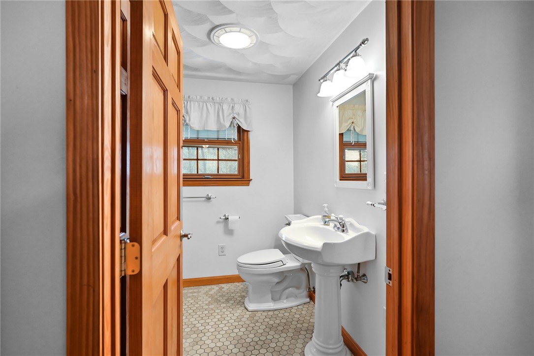 215 Blackrock Road Coventry, RI 02816 - Photo 25 of 39