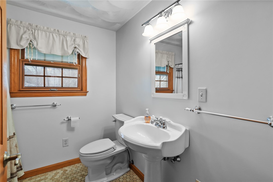 215 Blackrock Road Coventry, RI 02816 - Photo 27 of 39