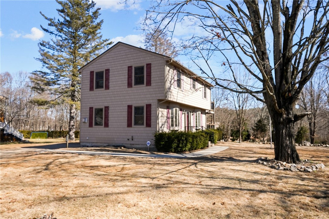 215 Blackrock Road Coventry, RI 02816 - Photo 9 of 39