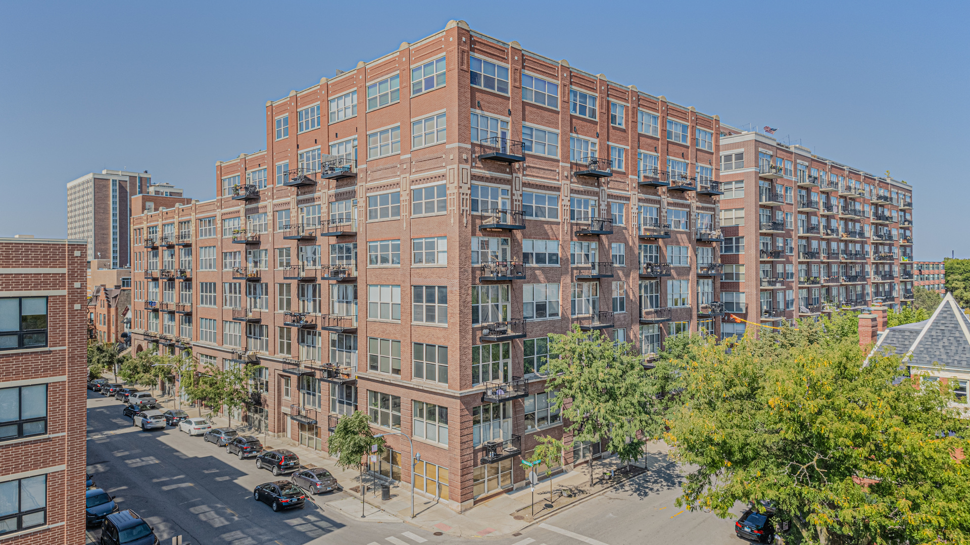1500 West Monroe Street, Unit 517 Chicago, IL 60607 - Photo 26 of 26 front view of a building