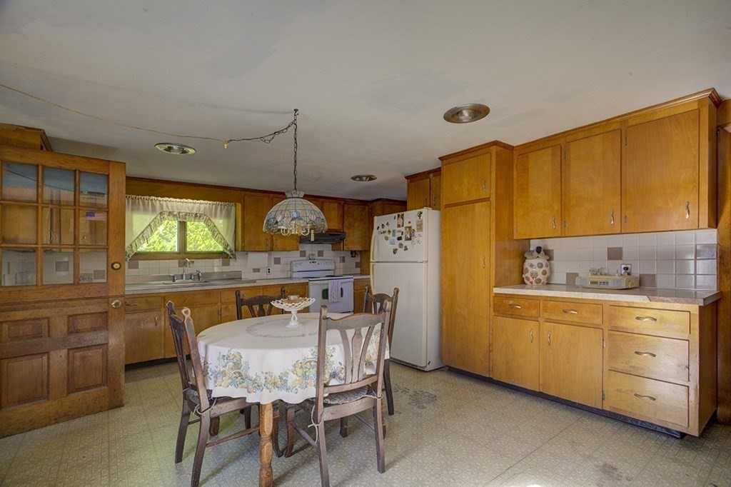 112 West Main Street Georgetown, MA 01833 - Photo 11 of 35 Gallery Image 11