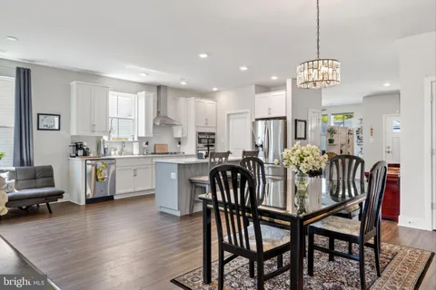 $495,000 | 672 Mayfield Fls Drive, Newark, DE 19702