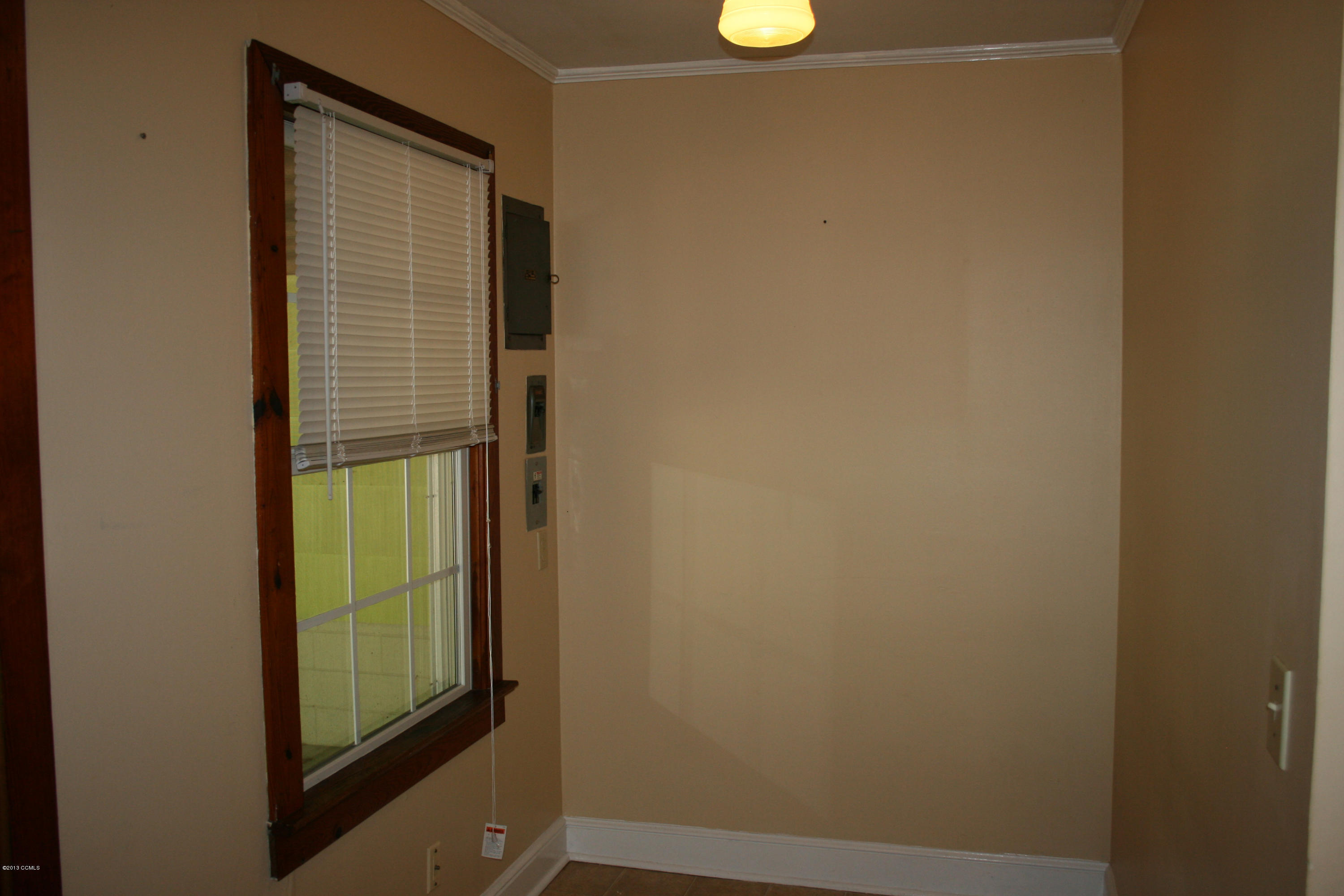 157 Hibbs Road Newport, NC 28570 - Photo 5 of 15 157 hibbs rd ext breakfast area