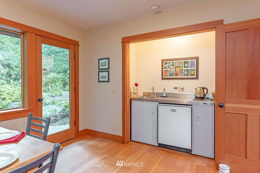 18132 Thorsen Road Southwest Vashon, WA 98070 - Photo 28 of 40 a view of workspace with window
