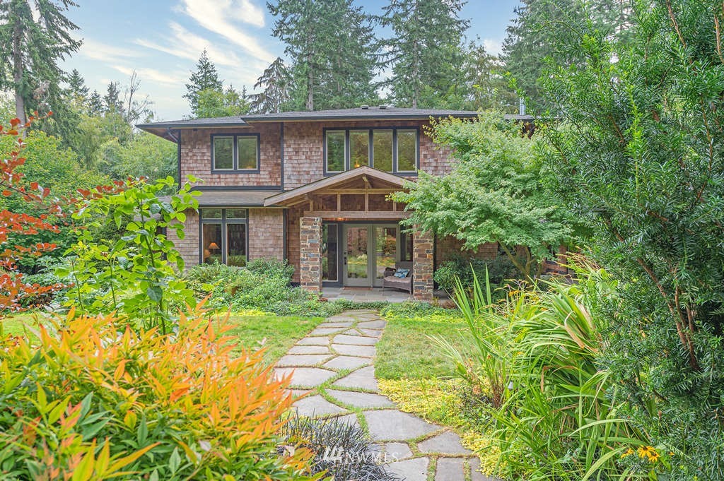 18132 Thorsen Road Southwest Vashon, WA 98070 - Photo 39 of 40 a front view of house with yard and trees around