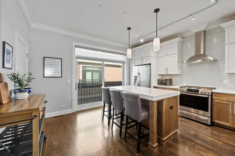 $789,000 | 3443 North Whipple Street, Chicago, IL 60618