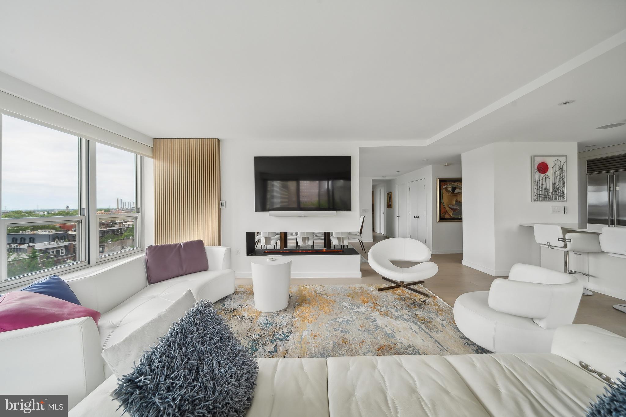 224 West Rittenhouse Square, Unit 100607 Philadelphia, PA 19103 - Photo 11 of 35 Living Space