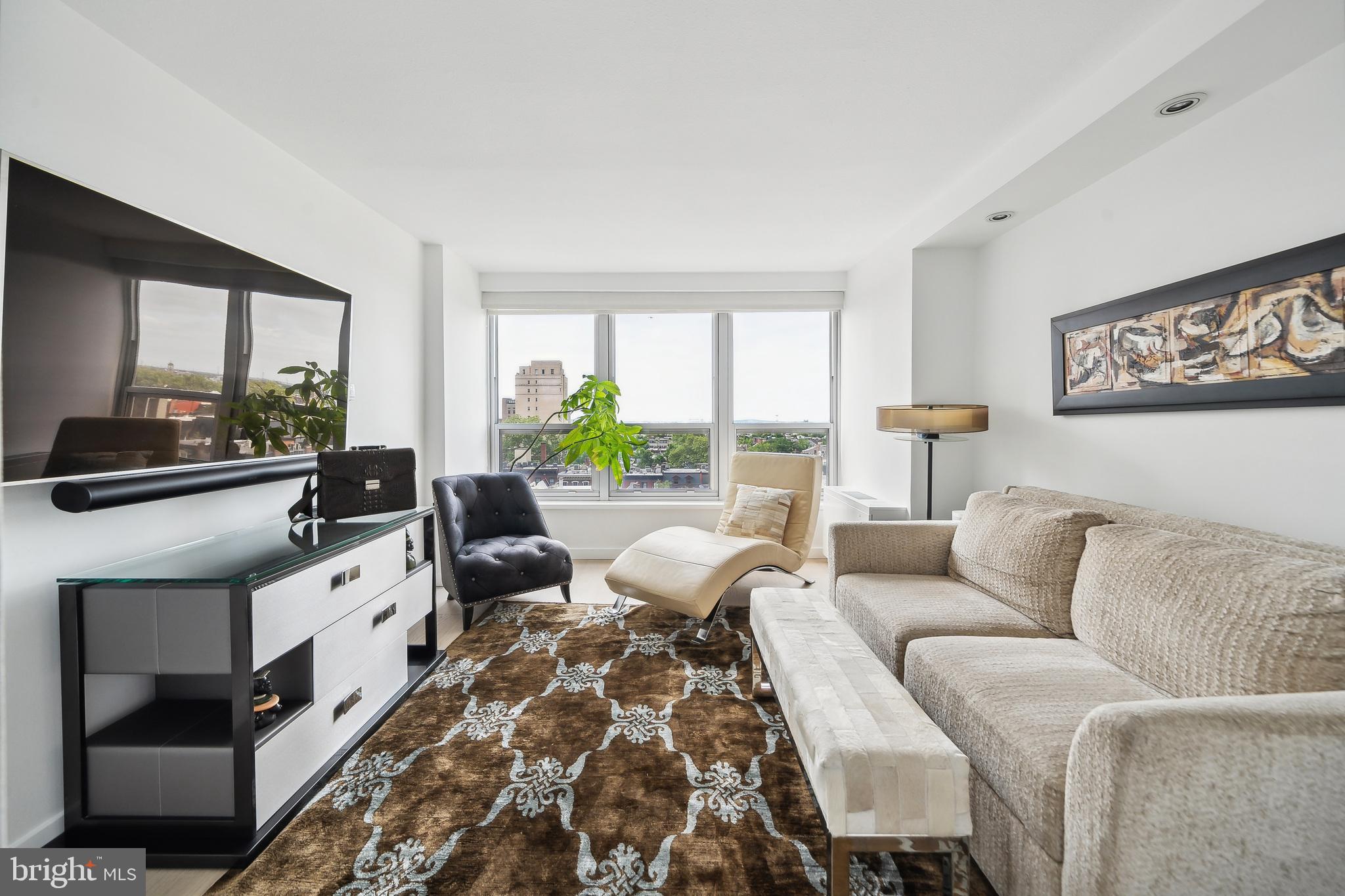 224 West Rittenhouse Square, Unit 100607 Philadelphia, PA 19103 - Photo 20 of 35 Den with South Exposure