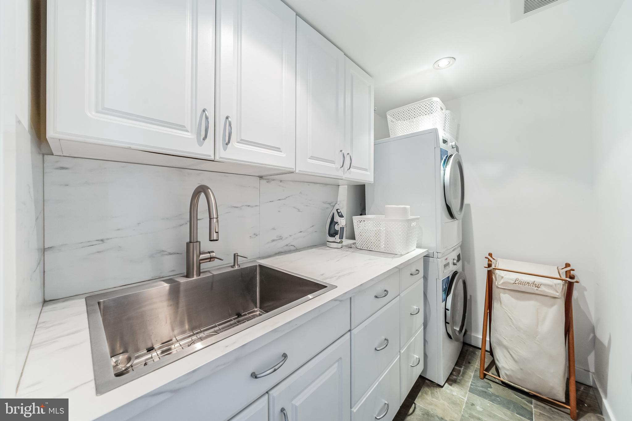 224 West Rittenhouse Square, Unit 100607 Philadelphia, PA 19103 - Photo 21 of 35 Laundry Room