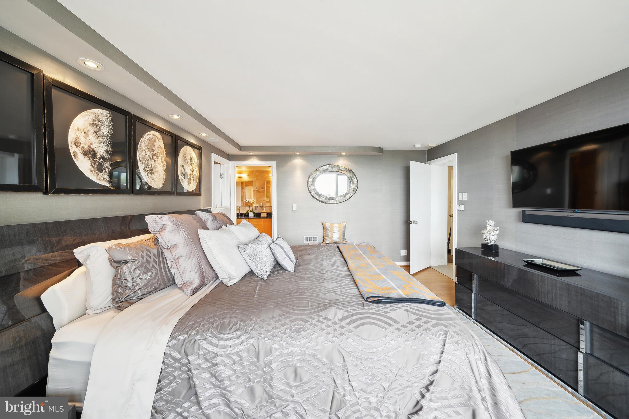 224 West Rittenhouse Square, Unit 100607 Philadelphia, PA 19103 - Photo 24 of 35 Primary Bedroom