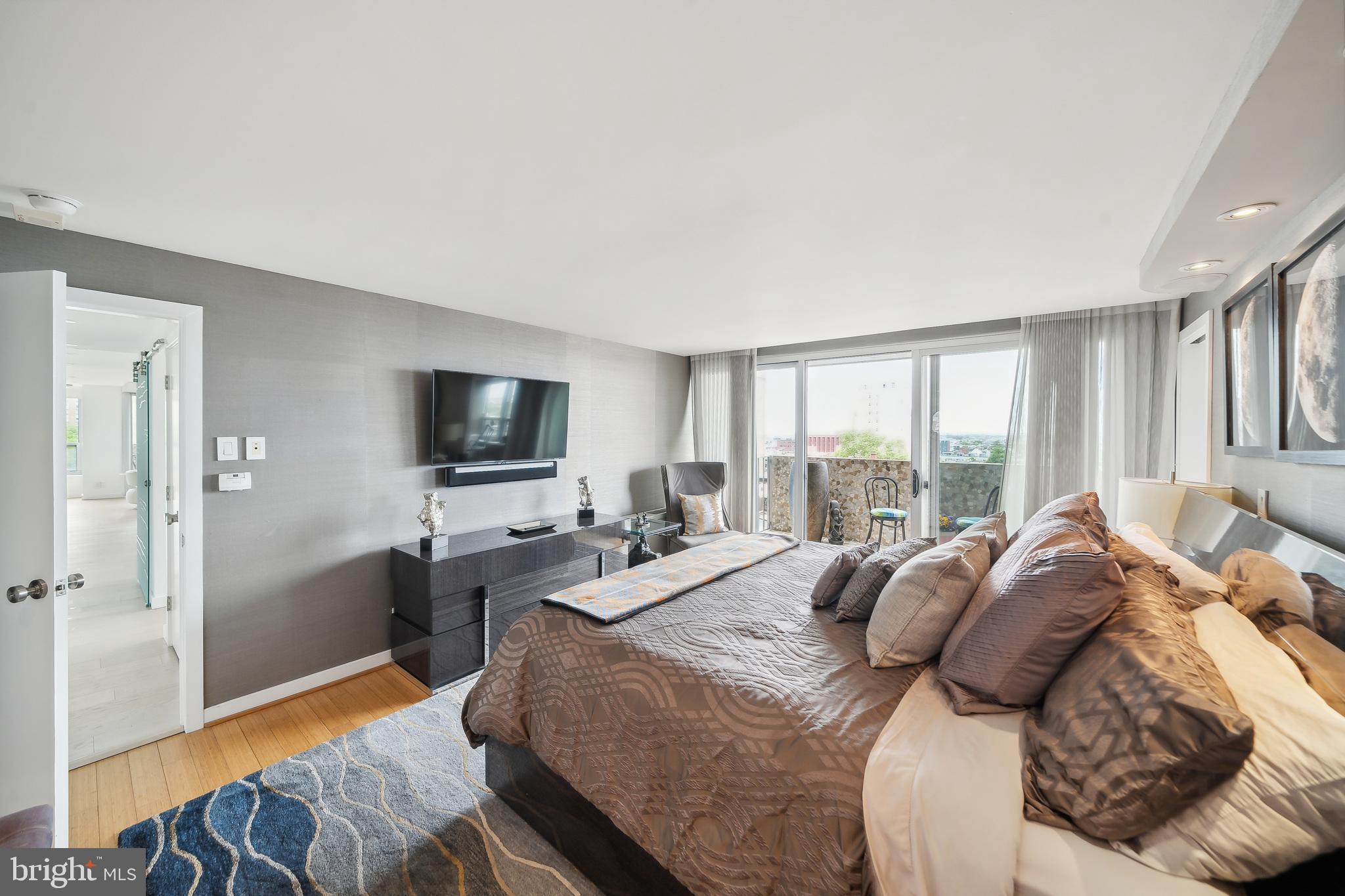 224 West Rittenhouse Square, Unit 100607 Philadelphia, PA 19103 - Photo 29 of 35 Primary Bedroom w/ Balcony