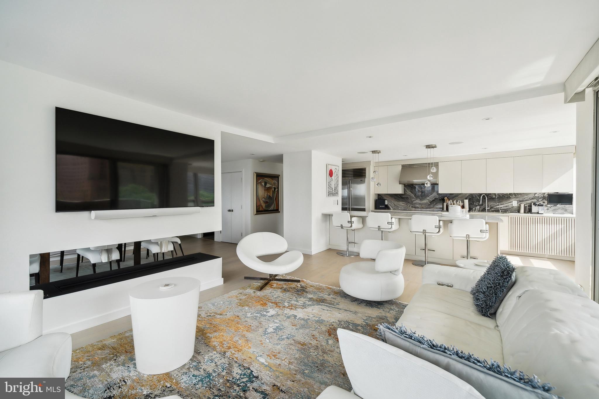 224 West Rittenhouse Square, Unit 100607 Philadelphia, PA 19103 - Photo 6 of 35 Living Space w/ Fireplace