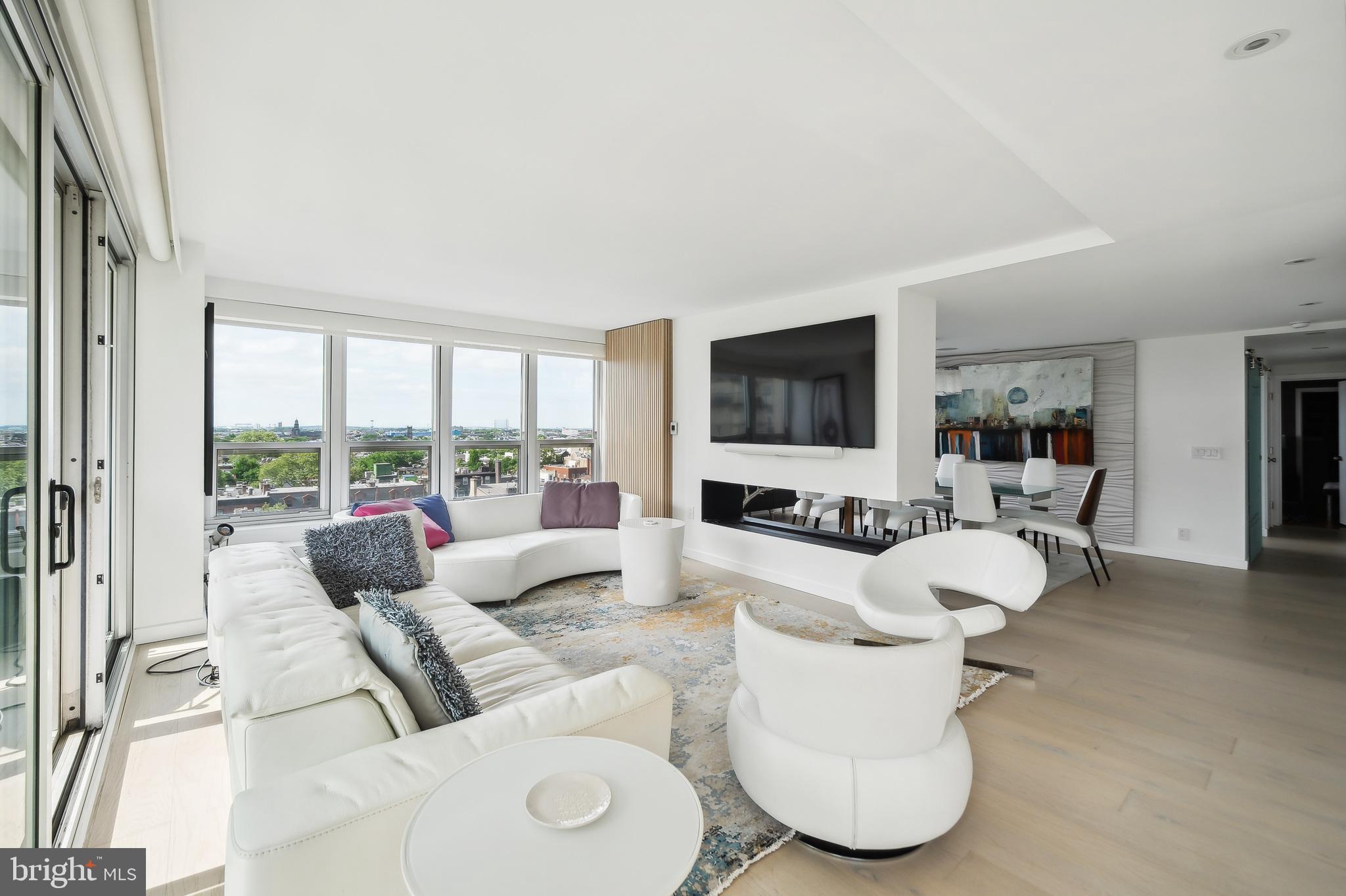 224 West Rittenhouse Square, Unit 100607 Philadelphia, PA 19103 - Photo 9 of 35 Living and Dining