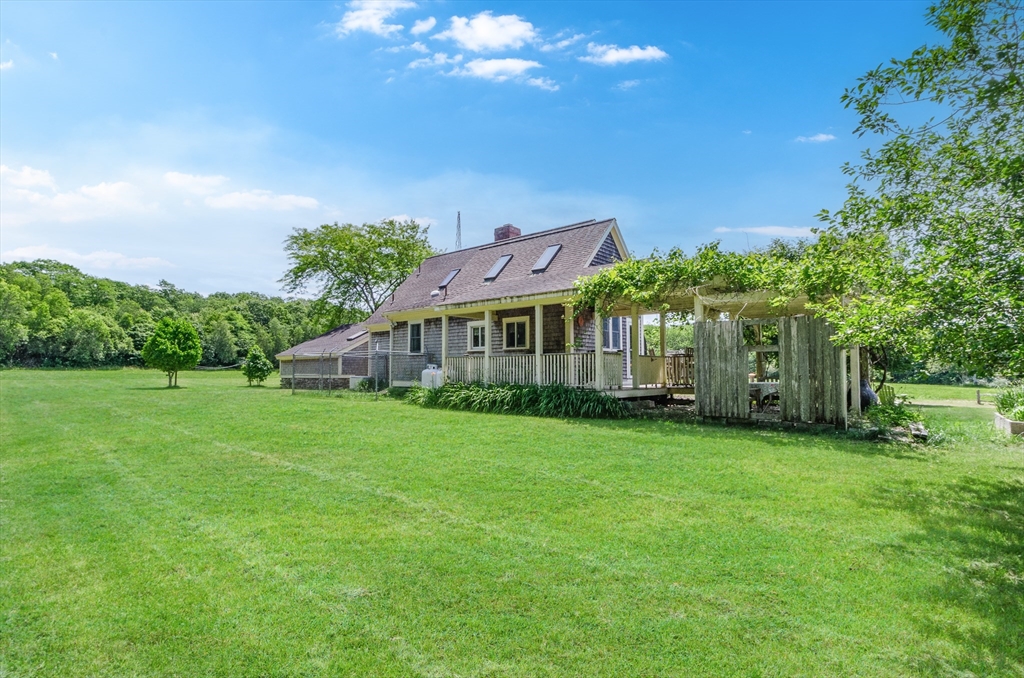 442 Horseneck Road Westport, MA 02790 - Photo 18 of 38