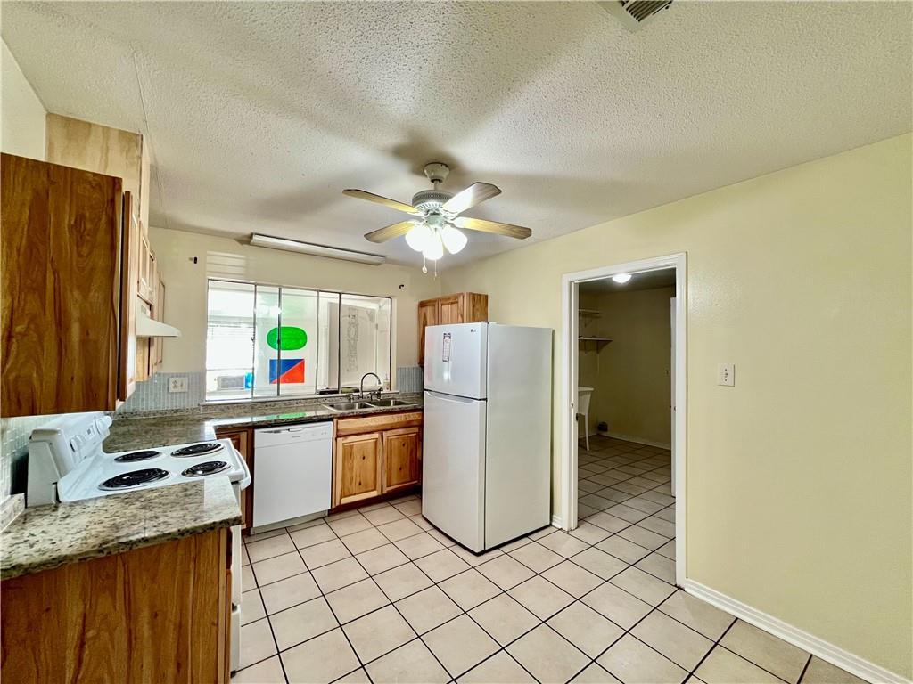 732 Holyoke Place Terrytown, LA 70056 - Photo 9 of 28