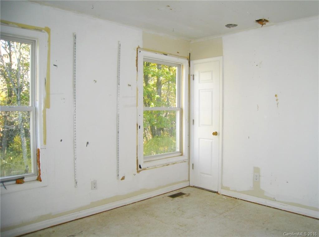 88 Johnny Marlow Road, Unit 12 Fairview, NC 28730 - Photo 11 of 17 Gallery Image 11