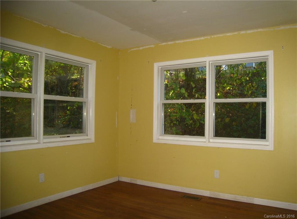88 Johnny Marlow Road, Unit 12 Fairview, NC 28730 - Photo 4 of 17 Gallery Image 4