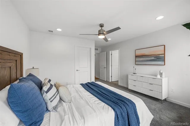 $2,700 | 1304 Akron Street, Aurora, CO 80010