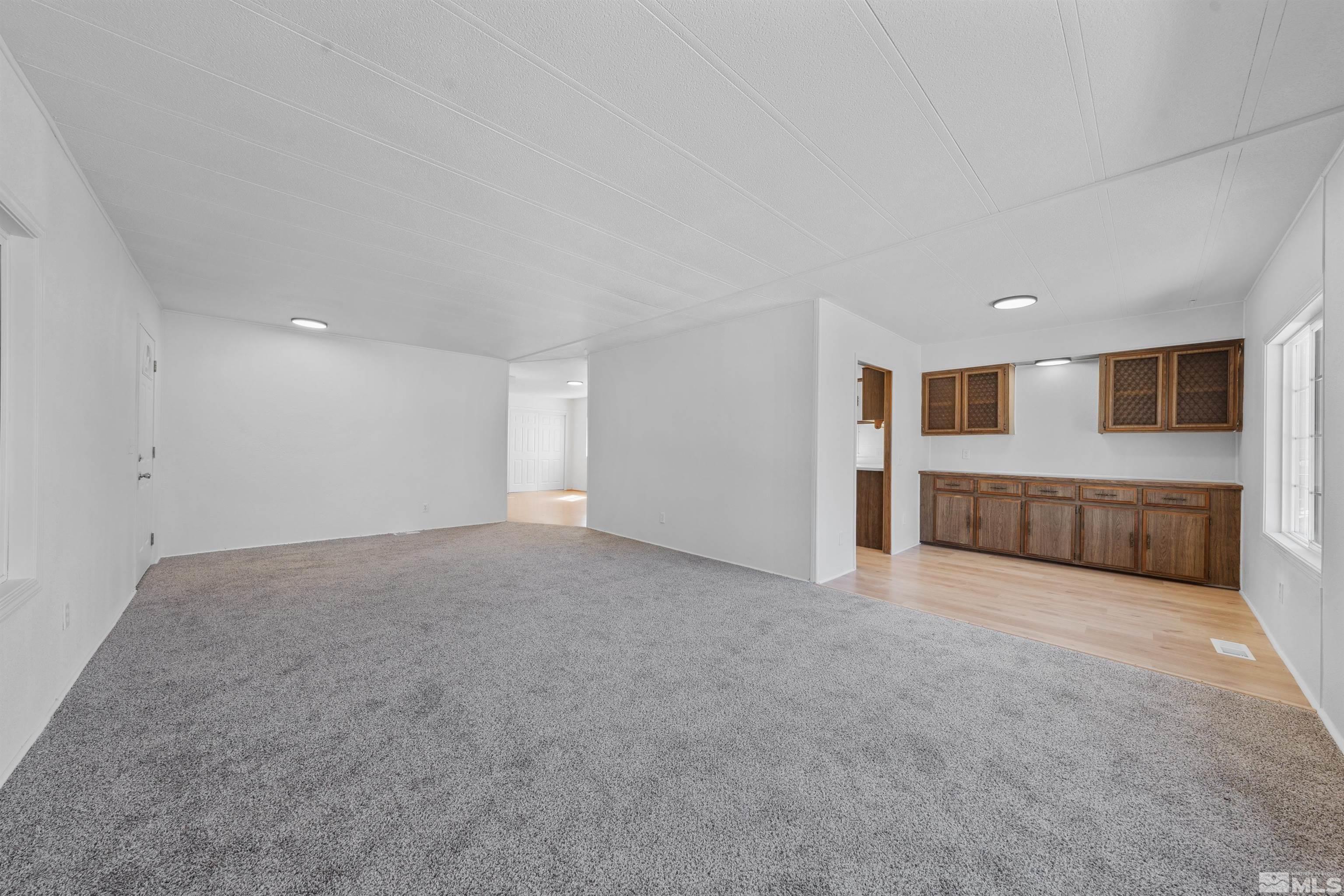 17645 Mockingbird Court Reno, NV 89508 - Photo 6 of 40 Photo 6
