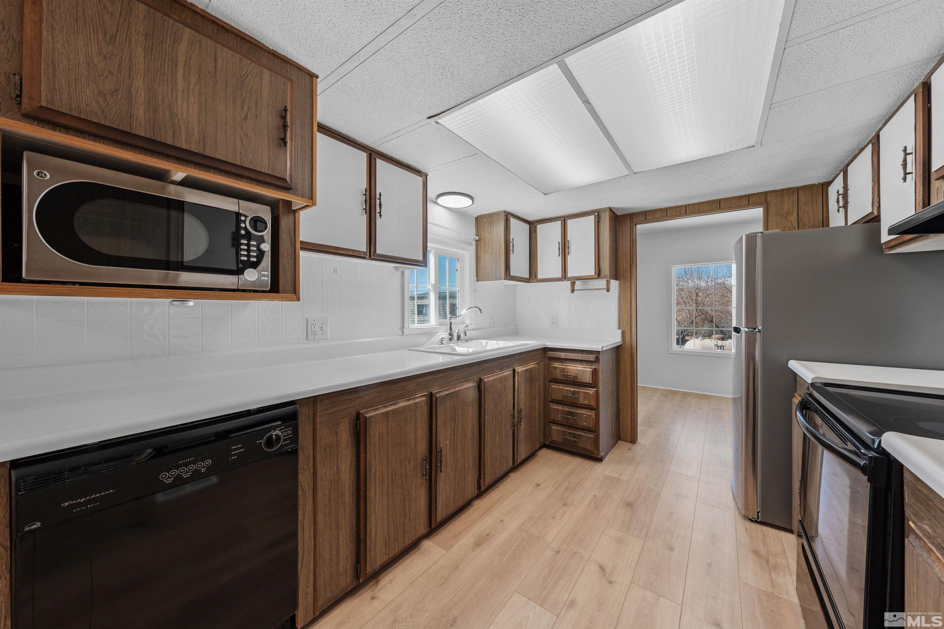17645 Mockingbird Court Reno, NV 89508 - Photo 8 of 40 Photo 8