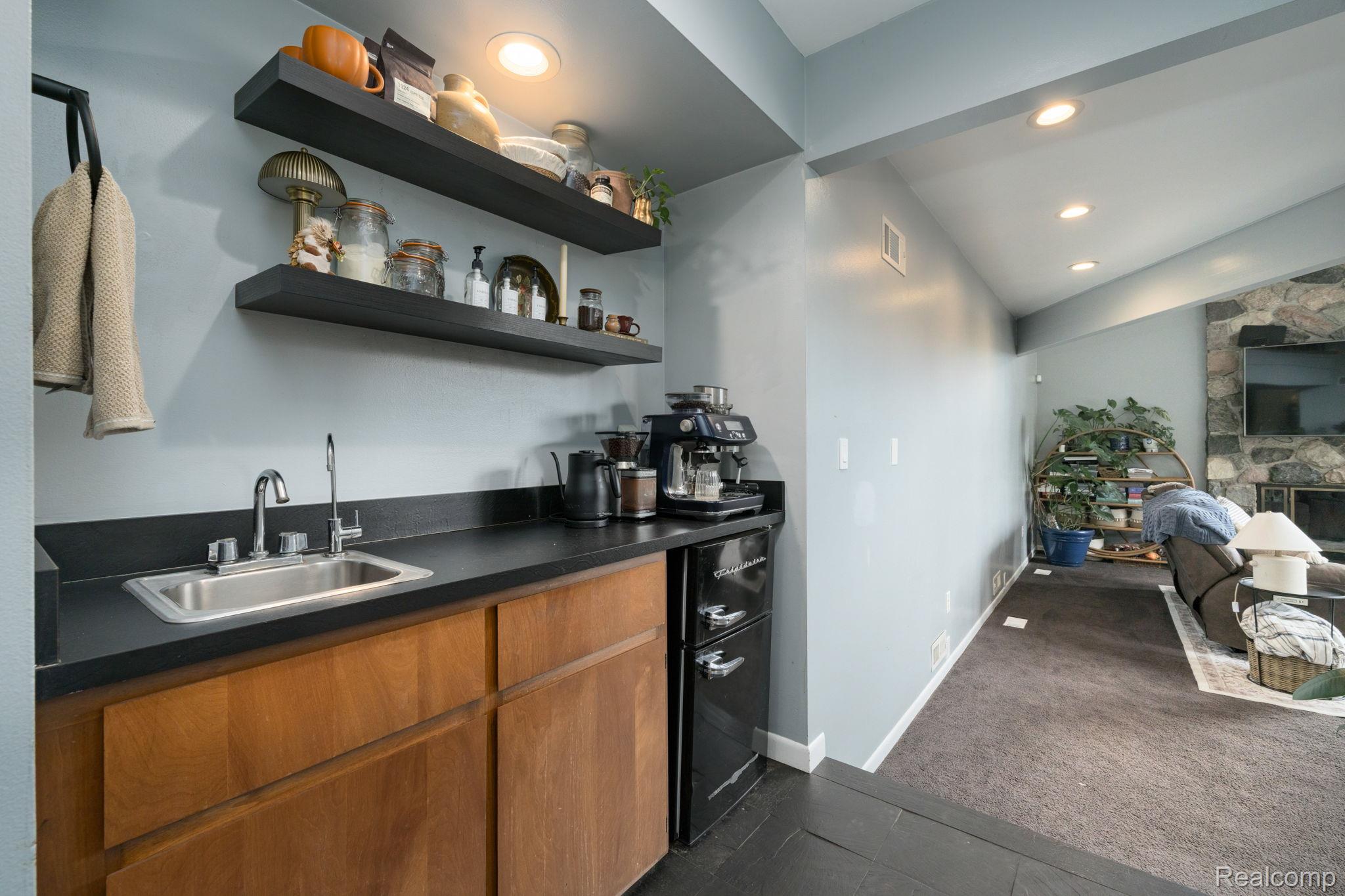 2509 Munster Road Rochester, MI 48309 - Photo 26 of 44 27-web-or-mls-2509 Munster Rd-27.jpg