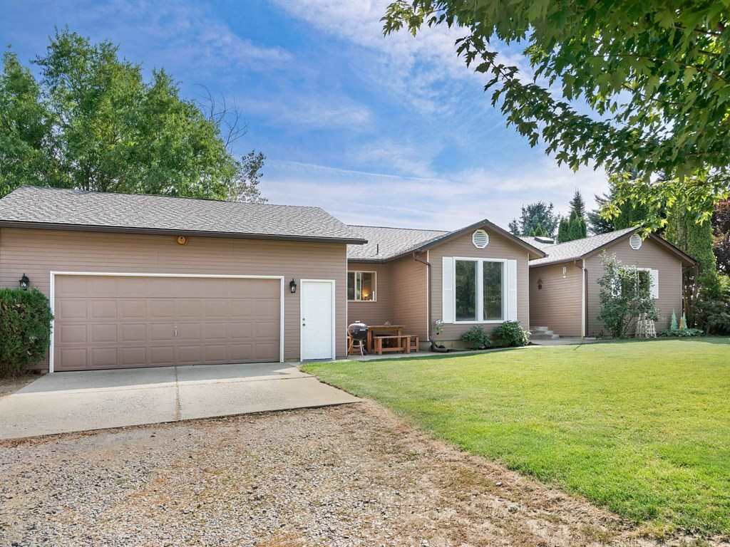 7805 East Day Mt Spokane Road Mead, WA 99021 - Photo 1 of 20