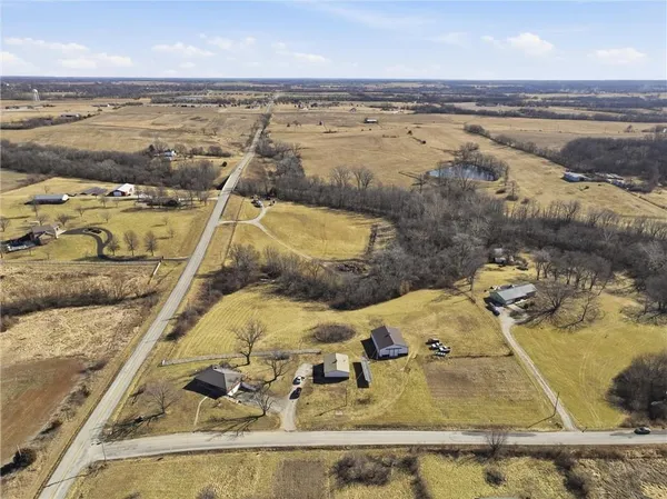 $485,000 | 18325 Baxter Road, Lawson, MO 64062