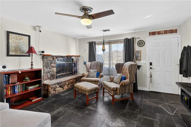 $375,000 | 16485 Dale Evans Parkway, Apple Valley, CA 92307