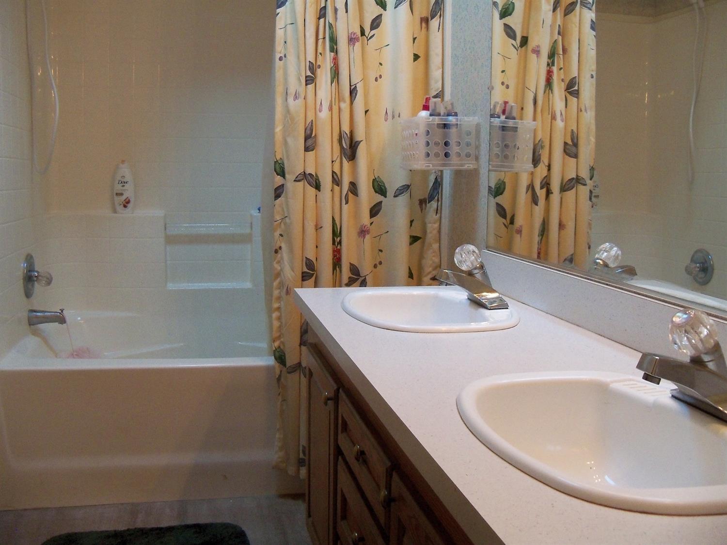 3615 Dick George Road Cave Junction, OR 97523 - Photo 7 of 24 Master Bath