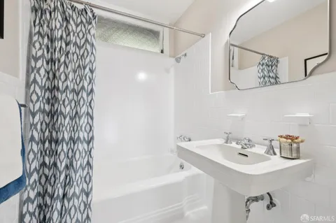 $879,000 | 1160 Clayton Street, Unit 1, San Francisco, CA 94117