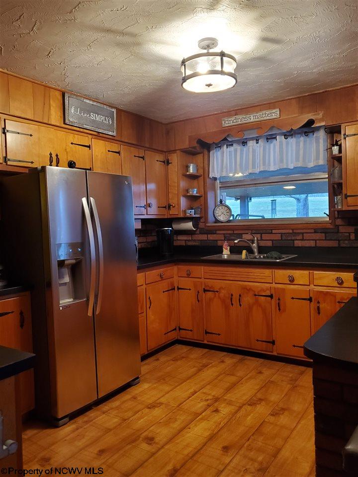 529 Middletown Road Shinnston, WV 26431 - Photo 12 of 26 Gallery Image 12