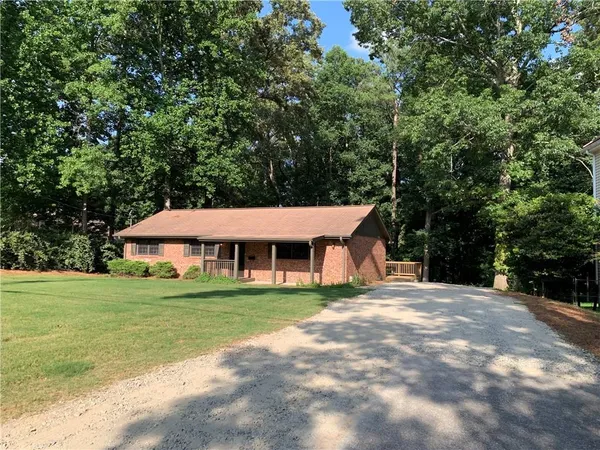 $535,000 | 6103 Lake Lanier Heights Road, Buford, GA 30518