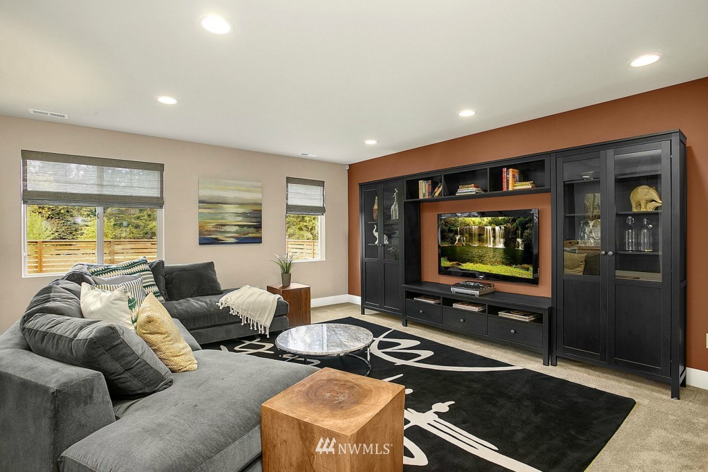5118 Northeast 11th Place Renton, WA 98059 - Photo 12 of 18 Gallery Image 12