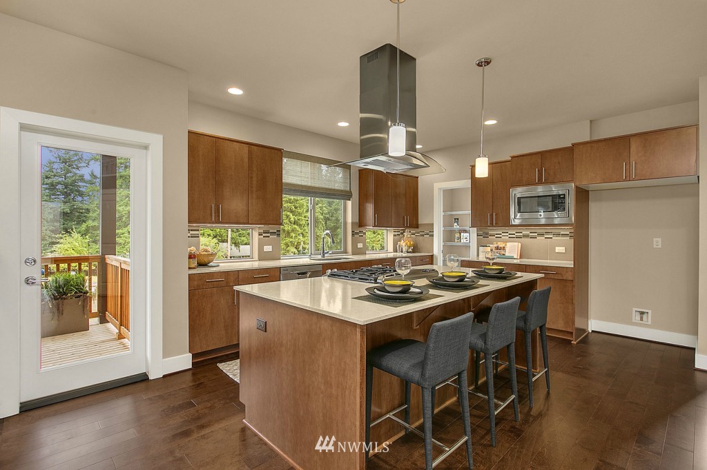 5118 Northeast 11th Place Renton, WA 98059 - Photo 9 of 18 Gallery Image 9