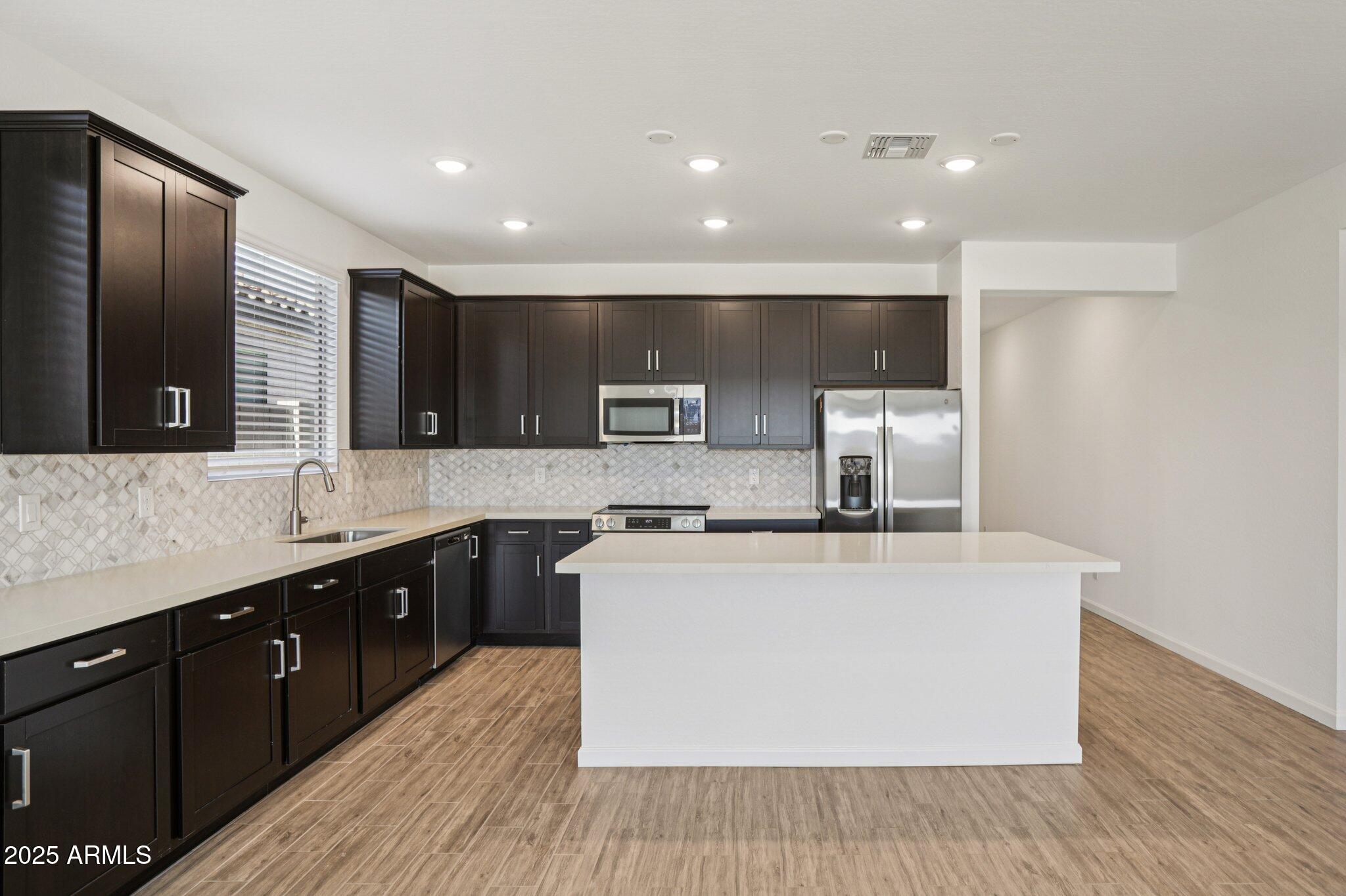 15723 West Brown Street Waddell, AZ 85355 - Photo 7 of 51 7-web-or-mls-W Brown St-S2910-007