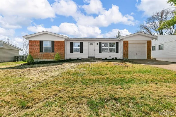 $2,300 | 1308 Havenhurst Road, Ballwin, MO 63011