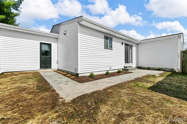 $2,300 | 1308 Havenhurst Road, Ballwin, MO 63011