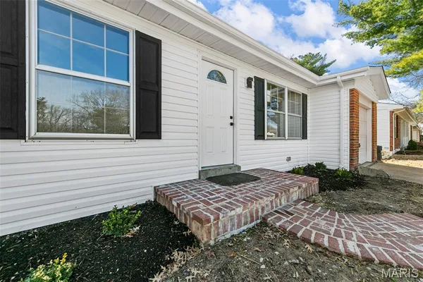 $2,300 | 1308 Havenhurst Road, Ballwin, MO 63011