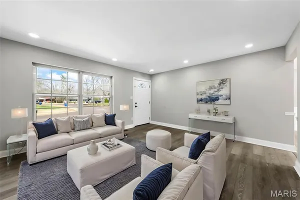 $2,300 | 1308 Havenhurst Road, Ballwin, MO 63011