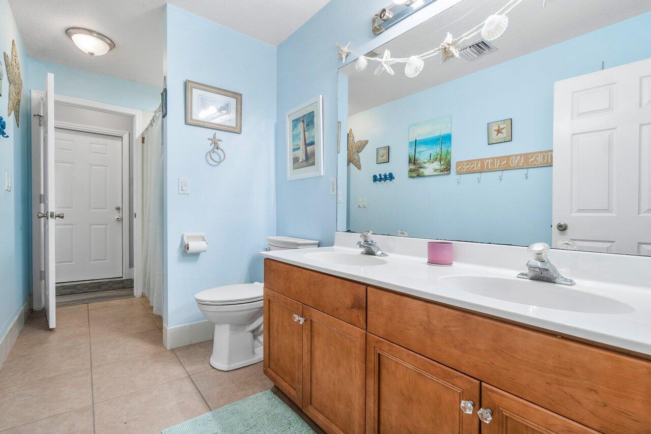 17217 63rd Road North Loxahatchee, FL 33470 - Photo 20 of 29 Guest Bathroom